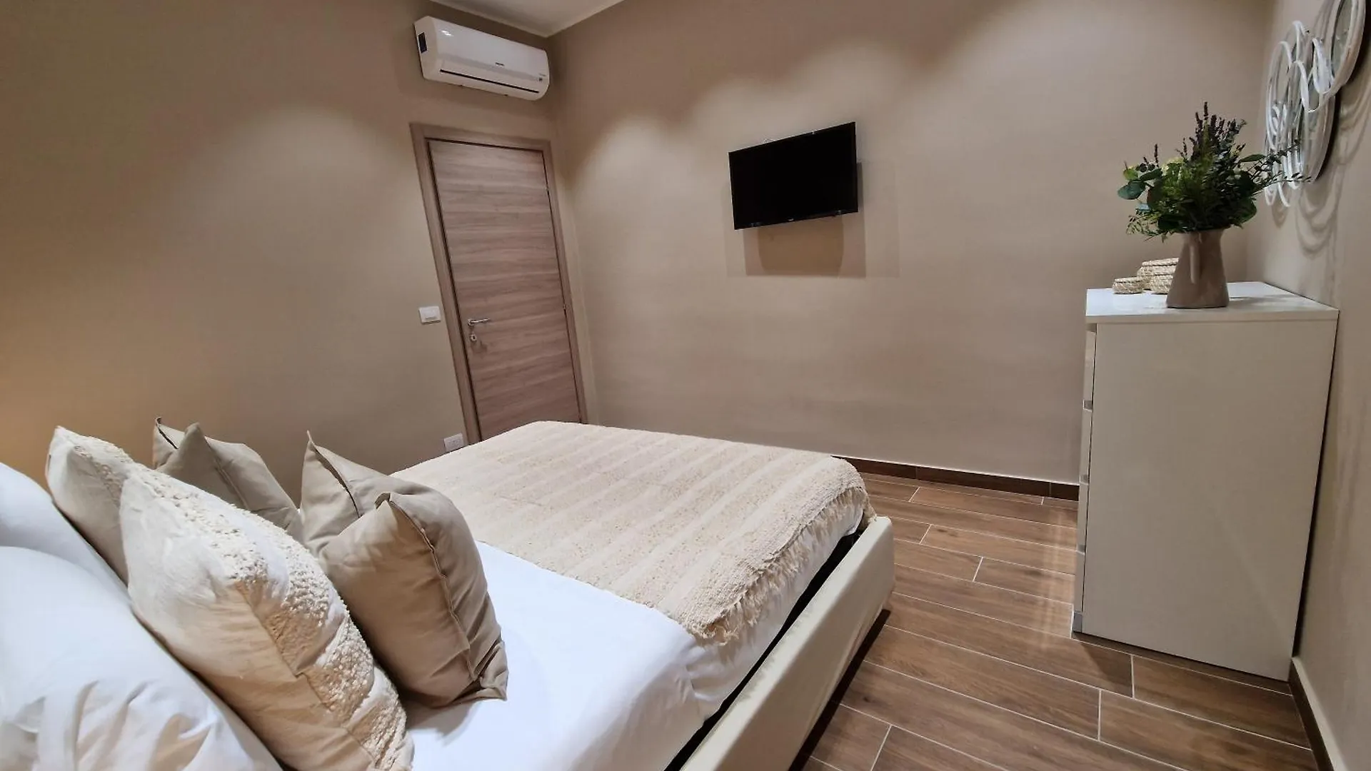 Piccole Donne Apartment Naples Italy